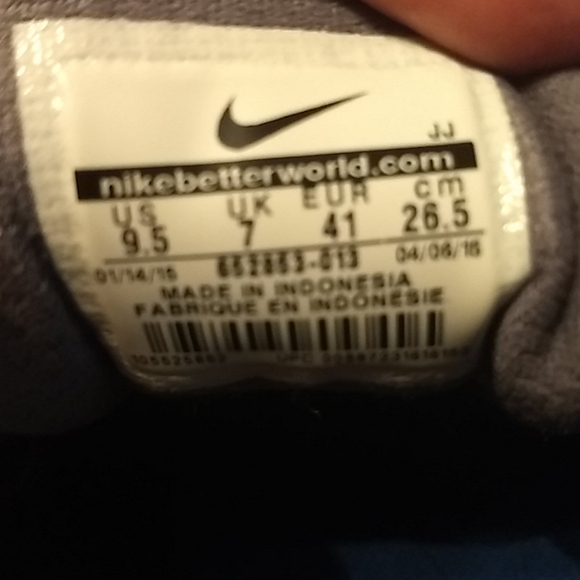 Nike Better World Ladies Sneakers, Rare Trim Color - Picture 3 of 4